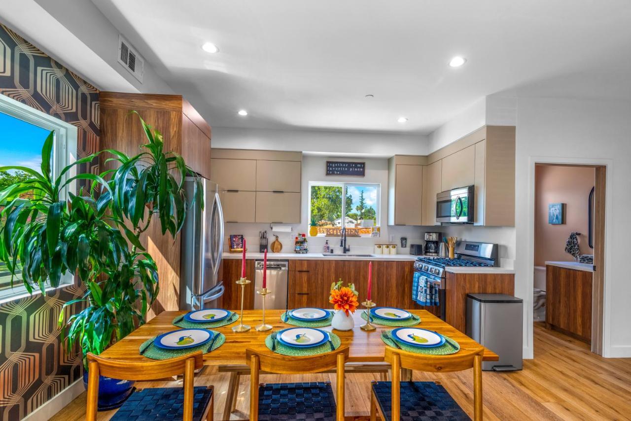 Stylish Sherman Oaks Townhouse 3bed + 3.5bath Master Appartement