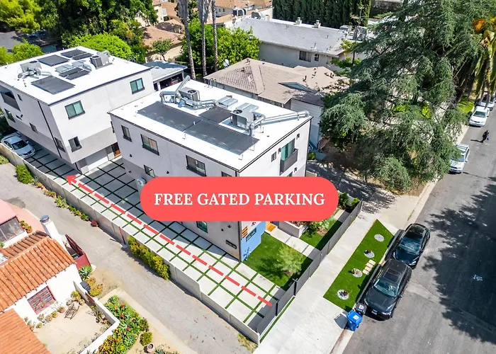 Stylish Sherman Oaks Townhouse 3Bed + 3.5Bath All Master Suites